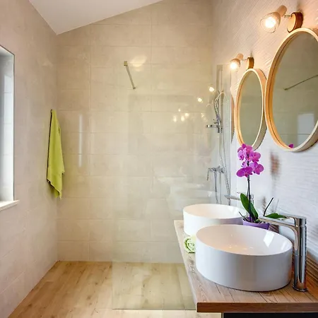 Radola Only 3 Km From For 6 People With Private Pool & Large Garden Villa