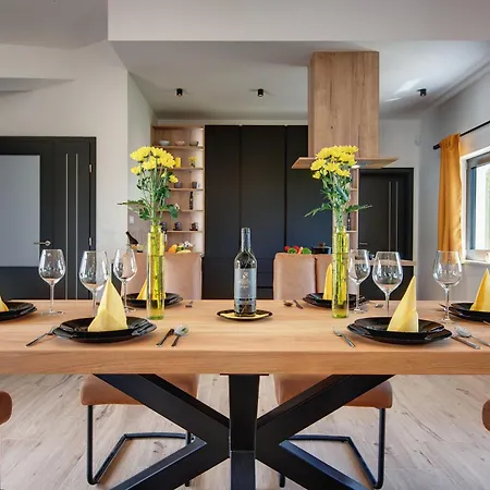 Radola Only 3 Km From For 6 People With Private Pool & Large Garden Villa Hrboki