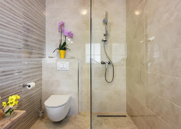 Radola Only 3 Km From For 6 People With Private Pool & Large Garden Vila *