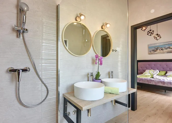 Radola Only 3 Km From For 6 People With Private Pool & Large Garden